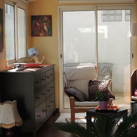 Chambres Chez L'habitant Homestay *